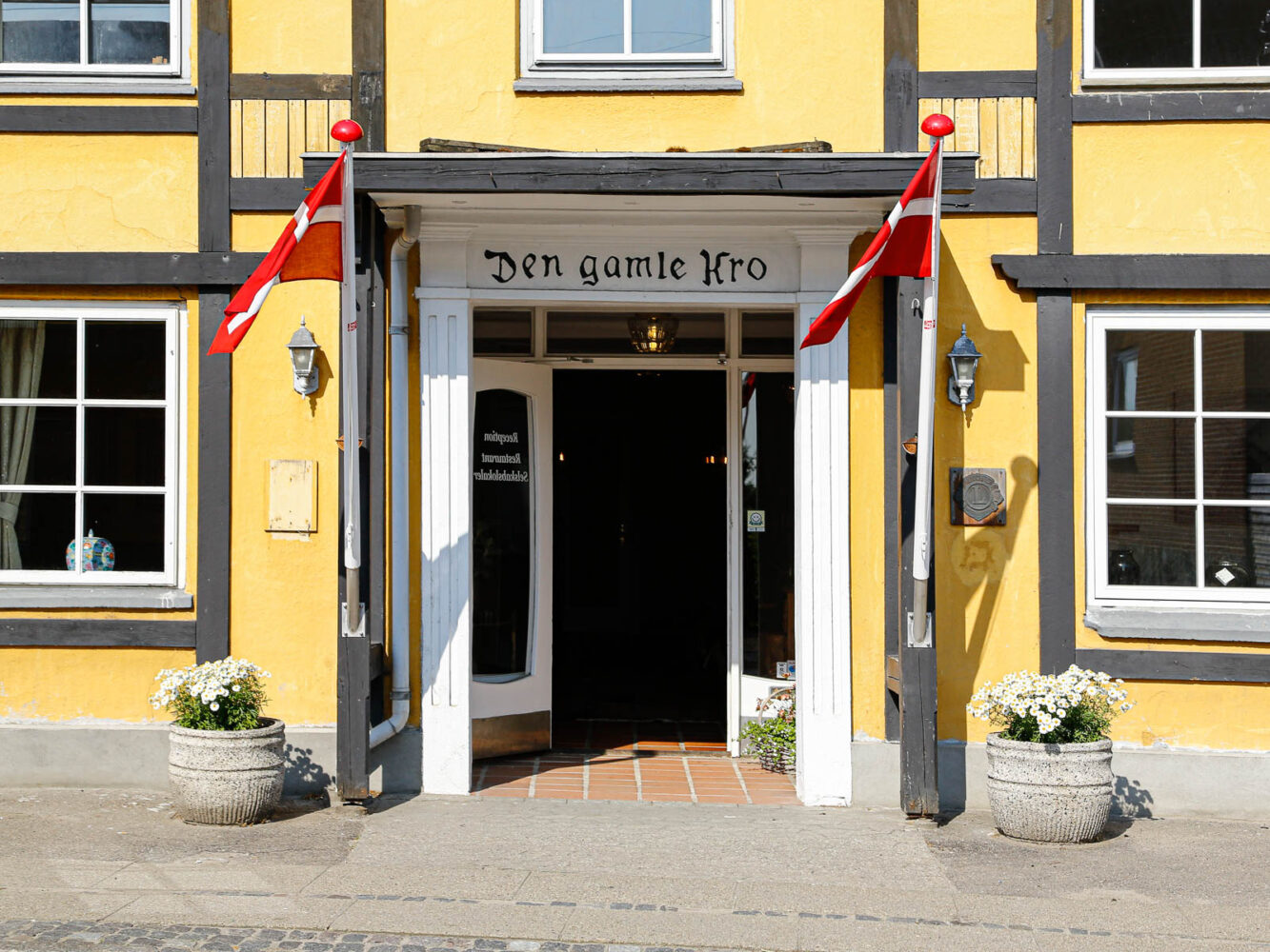 facade-front den gamle kro entre